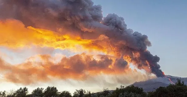 İtalya’da volkanik patlamalar! Etna yanardağı yeniden faaliyete geçti