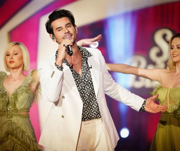 irem-derici-senden-vazgecemem-dedi-biricik-sevgilisi-cem-belevi-fena-aska-geldi-bakin-nasil-karsilik-verdi-sos-1646515435590.jpg İrem Derici ‘senden vazgeçemem’ dedi! Biricik sevgilisi Cem Belevi fena aşka geldi bakın nasıl karşılık verdi! Sosyal medya alev aldı-11