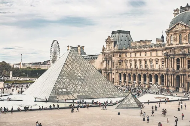Louvre Müzesi'nde ilginç hırsızlık! Satın alınan Antik Mısır’a ait 6 eser sahte çıktı