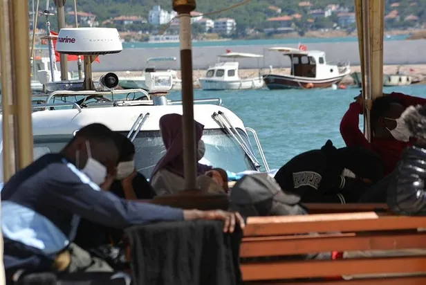 Son dakika: Ayvalık açıklarında Türk kara sularına geri itilen 42 sığınmacı kurtarıldı-1