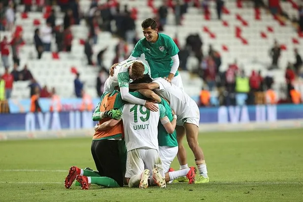 Bursa'dan hayati 3 puan | Antalyaspor:0 - Bursaspor:1 Maç sonucu-1