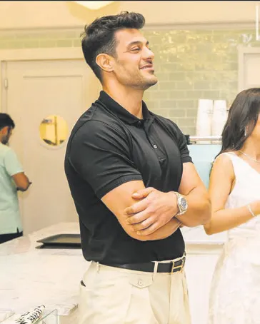 hadise-ve-mehmet-dincerler-arasindaki-kriz-buyuyor-unlu-popcu-adliyenin-yolunu-tuttu-1663185659034.jpg Hadise ve Mehmet Dinçerler krizi iş insanına yaradı! 'Boşanma' iddiaları arasında açtığı yeni mekan dikkat çekti-5