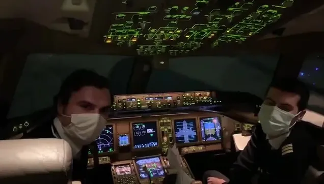 CoronaVac'ı taşıyan pilotumuz havada konuştu