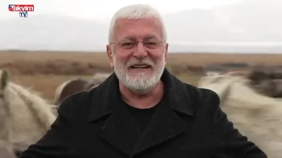 Onur Akın'a at çarptı! - Video