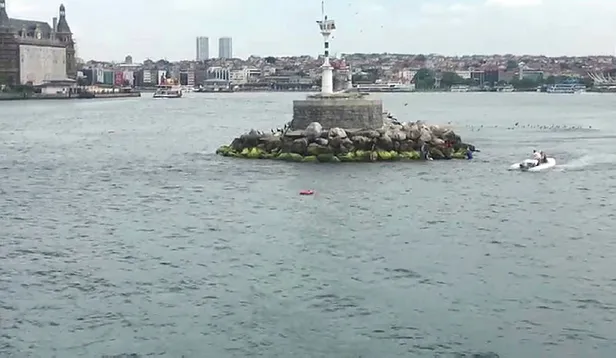 Son dakika: Kadıköy'de can pazarı! Tekne devrildi-1