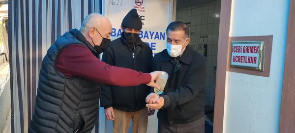 bu-umumi-tuvalet-digerlerinden-cok-farkli-temizligiyle-on-plana-cikiyor-daimi-musterileri-var-gunde-300-kisi-kullaniyor-1641723648392.jpg Bu umumi tuvalet diğerlerinden çok farklı! Temizliğiyle ön plana çıkıyor: Daimi müşterileri var günde 300 kişi kullanıyor-6