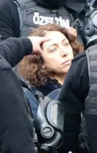 Polisi ısıran HDP'li Saliha Aydeniz bu kez de tekme attı!