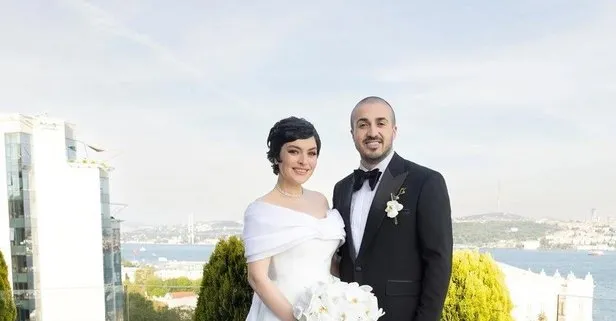 Dört yıllık aşk evlilikle taçlandı: Ezgi Mola Mustafa Aksakallı ile dünya evine girdi!