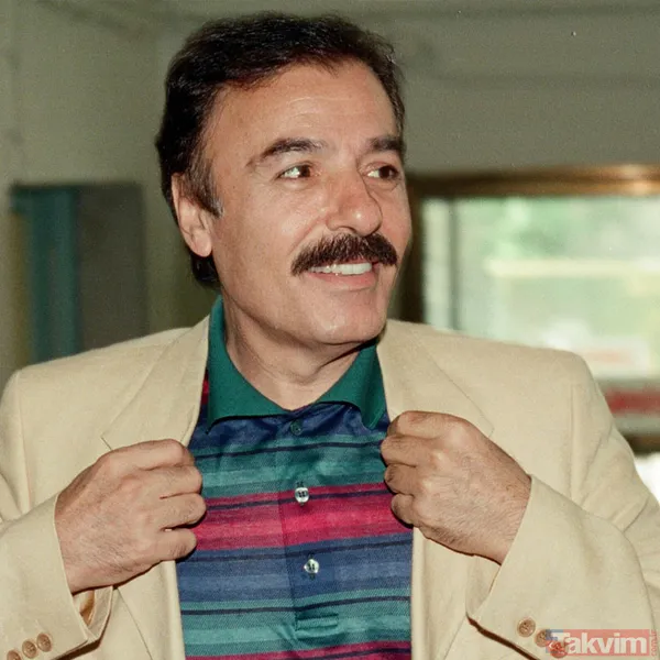 Ferdi Taha, babasına sarılarak verdiği bir pozu sosyal medya hesabında paylaşmıştı.