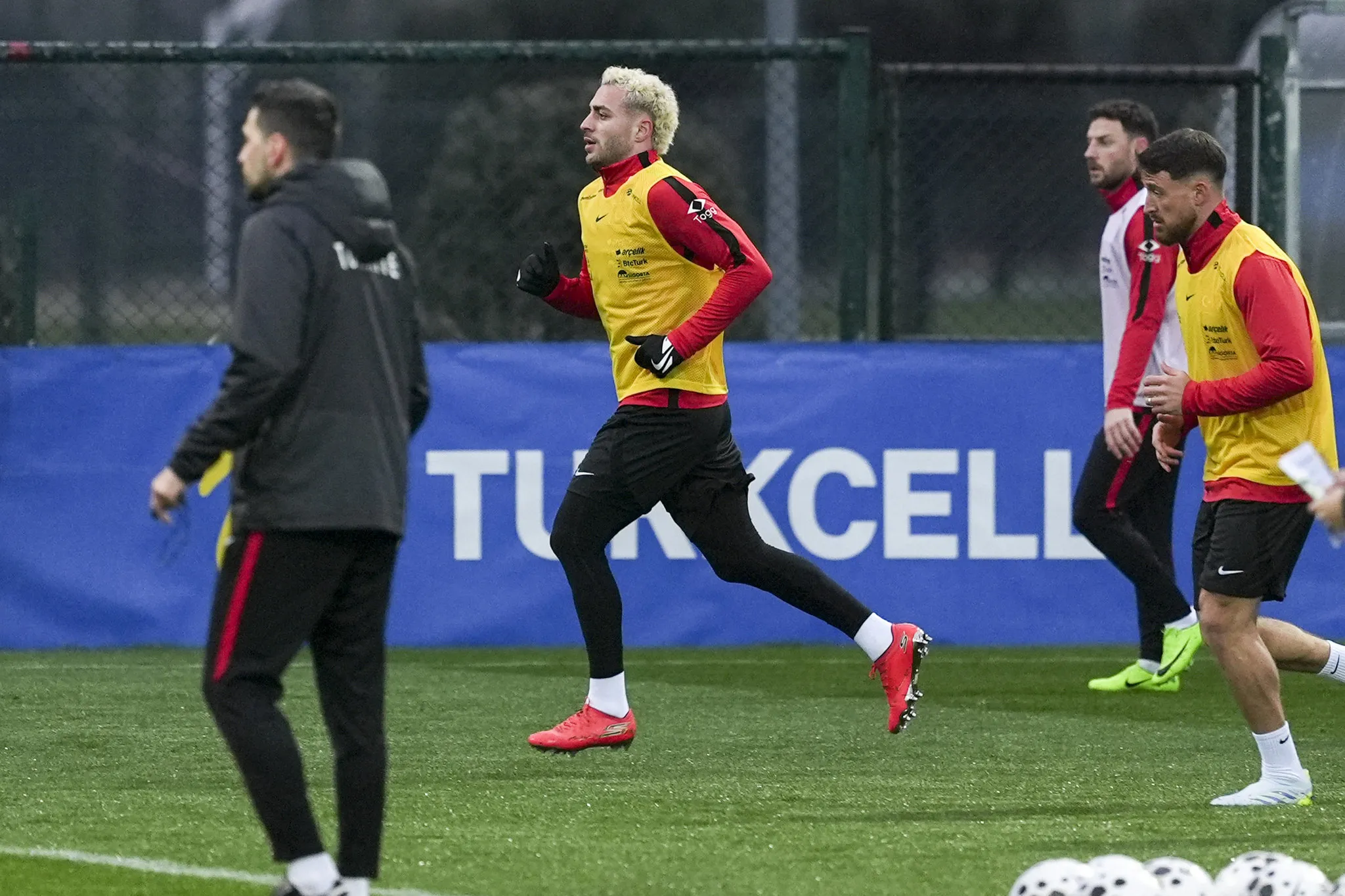 Hedef Dünya Kupası! Montella'dan ilk 11'de sürpriz karar - 2