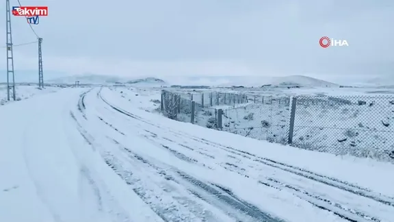 Ağrı beyaza büründü