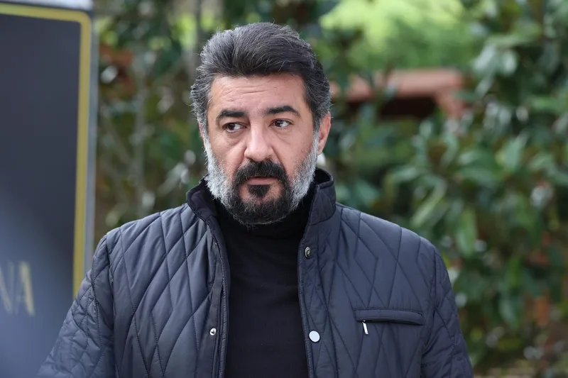 kardeslerim-114-bolum-yurek-yakti-omerin-annesiyle-vedasi-izleyenleri-duygulandirdi-1706431511898.jpg Kardeşlerim 114. bölüm yürek yaktı: Ömer’in annesiyle vedası izleyenleri duygulandırdı-5