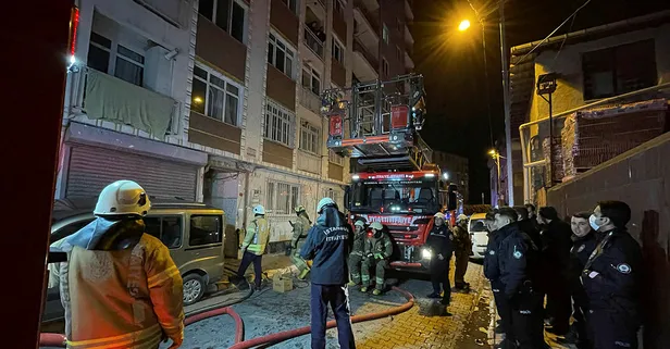 Beyoğlu’nda 7 katlı apartmanda korkutan yangın: Mahsur kalan 3'ü çocuk 7 kişi kurtarıldı