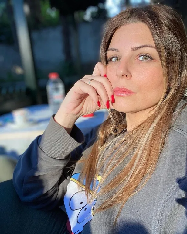 Pelin Öztekin dondurucu soğuğu bu pozlarıyla sıcacık etti! 93 kilo veren Pelin bikini giyemediği günlerin acısını çıkarıyor-2