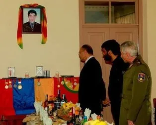 Ermeni Bakan PKK’lı teröristin cenazesinde