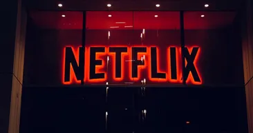 Netflix toplumsal değerlerin altına dinamit döşüyor! İşte Netflixin uyuşturucu ve LGBT mesajı verdiği yapımlar