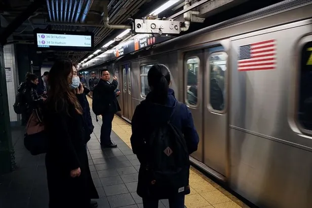 abdde-koronavirus-kaynakli-can-kayiplari-artiyor-659-bin-696-kisi-1631464112845.jpeg ABD'de koronavirüs kaynaklı can kayıpları artıyor! 659 bin 696 kişi...-4