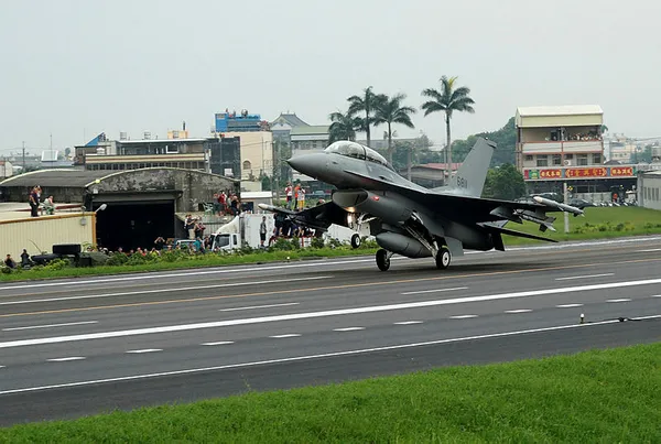 Çin - Tayvan gerilimi artıyor! Çin'in 51 savaş uçağı Tayvan hava sahasında!-5