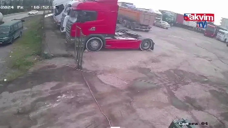 ▶️ Ataşehir'de yakıt tankerinde patlama! 2 kişi hayatını kaybetti: Yaralılar var 💥 Dehşet anları kamerada 🔥