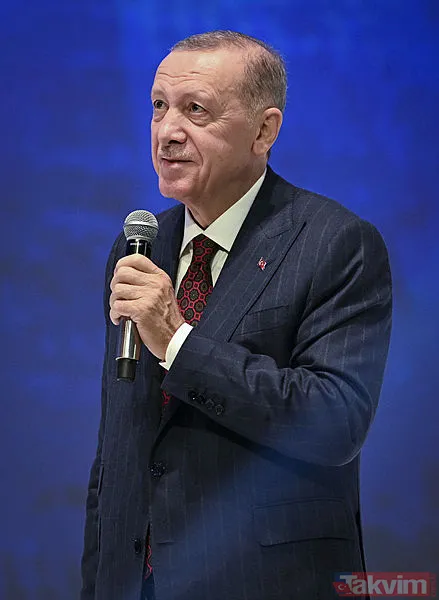 Başkan Erdoğan'ın duygu dolu anları! Annesinin ölüm yıldönümüne özel koreografi: Öyle bir evlat yetiştirdin ki... - 19