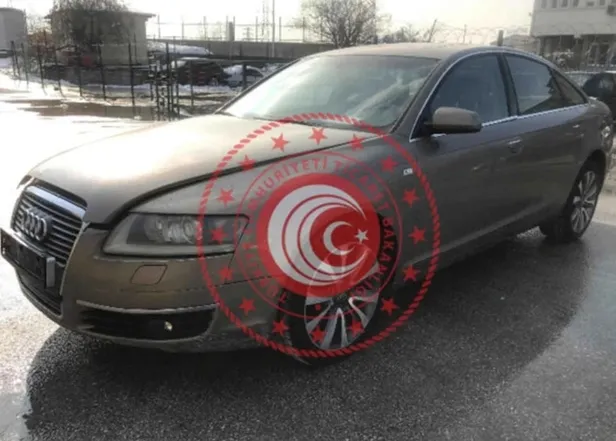 otomobil-almak-isteyen-vatandaslar-akin-etti-ikinci-el-araclari-yari-fiyatina-satisa-cikardi-fiyatlari-duyan-apisip-kaldi-1613383433972.jpeg İkinci el araçları yarı fiyatına satışa çıkardı! Otomobil almak isteyen vatandaşlar akın etti! Fiyatları duyan apışıp kaldı-5