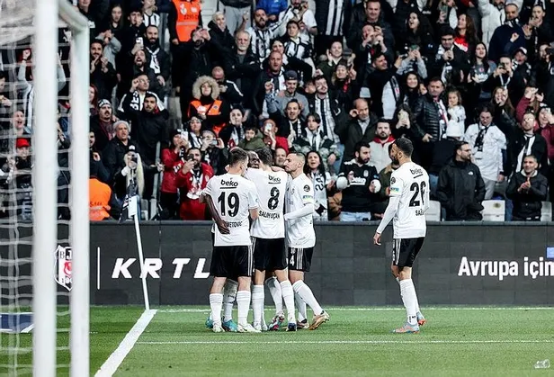 Vodafone Park’ta Giresunspor’u geriye düştüğü maçta deviren Beşiktaş ligde üst üste 5. maçını kazandı-11
