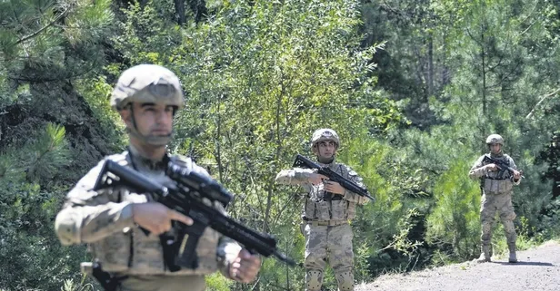 Mehmetçik orman devriyesinde