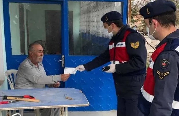 valiliklerden-son-dakika-aciklamalari-pes-pese-geldi-koronavirus-tedbirleri-kapsaminda-sokaga-cikmalari-yasaklandi-1599689090295.jpeg Valiliklerden son dakika açıklamaları peş peşe geldi! Koronavirüs tedbirleri kapsamında sokağa çıkmaları yasaklandı...-4