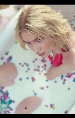 Aleyna Tilki'nin yeni klibine Demet Akalın'dan övgü