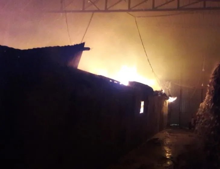 Mersin’de fabrika yangın!