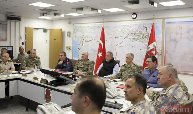 Milli Savunma Bakanı Akar harekat merkezinde