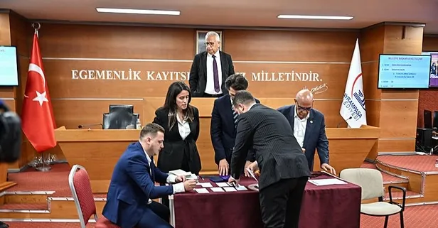 Son dakika! AK Parti'den CHP'nin Bayrampaşa'daki irade gaspına dava!