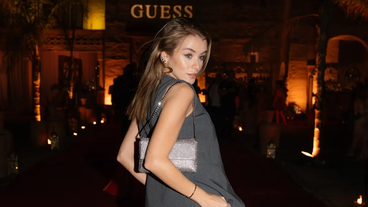 İlayda Alişan esnekliğiyle büyüledi: Zor yoga pozlarına meydan okudu