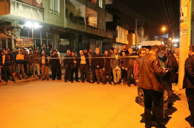 Mersin'de aile katliamı! Anne ve babasını bıçaklayarak öldürdü