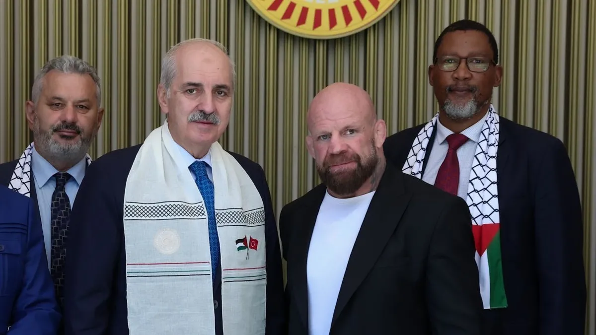İlk cuma namazını TBMM'de kıldı! Dünyaca ünlü sporcu ABD'li Jeff Monson: Türkiye'nin  Filistin konusundaki duruşunu takdir ediyorum