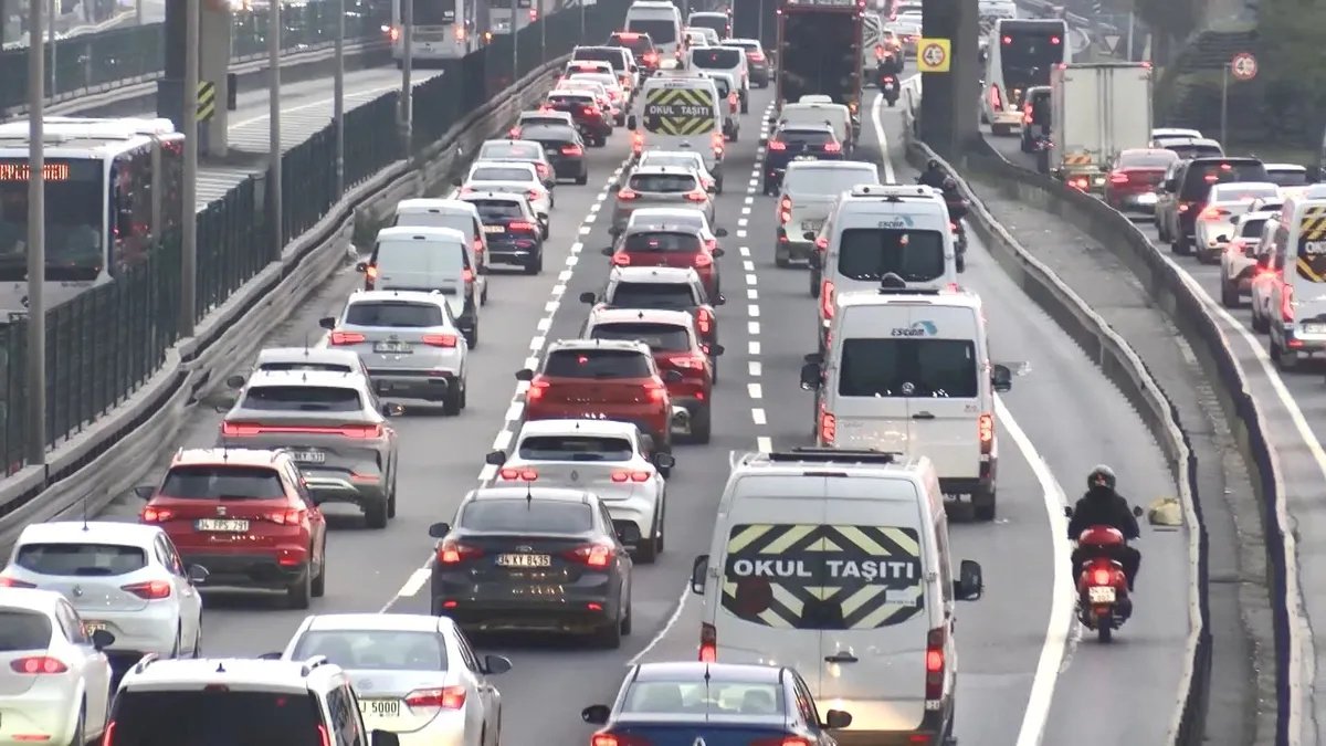 İstanbul'da haftanın ilk iş günü trafiği: Anadolu Yakası'nda yoğunluk %78'e ulaştı
