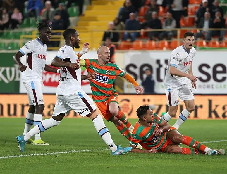 Akdeniz’de gemileri battı