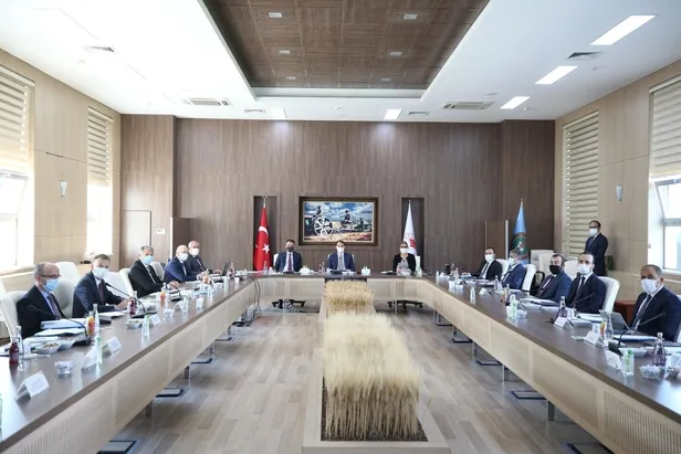 hazine-ve-maliye-bakani-berat-albayraktan-gida-izleme-komitesi-toplantisi-sonrasi-paylasim-1600883267214.jpeg