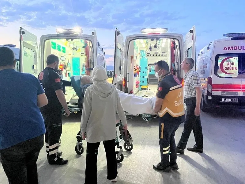1717002436699.jpeg Burdur'da diyaliz tedavisi sonrası ölen hasta sayısı 3'e yükseldi: 33 hasta eş zamanlı hastanelere sevk edildi, 4'ü entübeydi!-5
