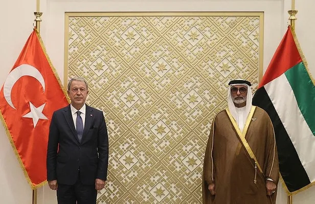 Türkiye ile BAE arasında kritik temas! Milli Savunma Bakanı Akar mevkidaşı Al Bowardi ile görüştü-5