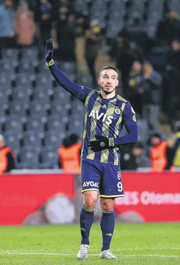 fenerbahce-yonetimi-4-yilda-santrfor-hattina-servet-yatirdi-ama-istedigi-verimi-alamadi-1643234126993.jpeg Fenerbahçe yönetimi 4 yılda santrfor hattına servet yatırdı ama istediği verimi alamadı!-3