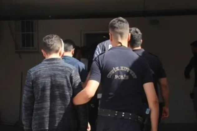 Uşak'ta FETÖ operasyonu: 10 tutuklama