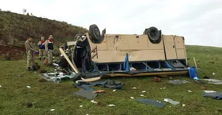 Ardahan'da korkunç kaza! Ölü ve yaralılar var