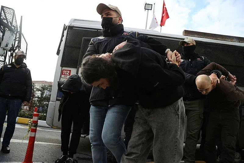 Santa Maria Kilisesi'ne yapılan saldırıyla ilgili 25 kişi tutuklandı-4