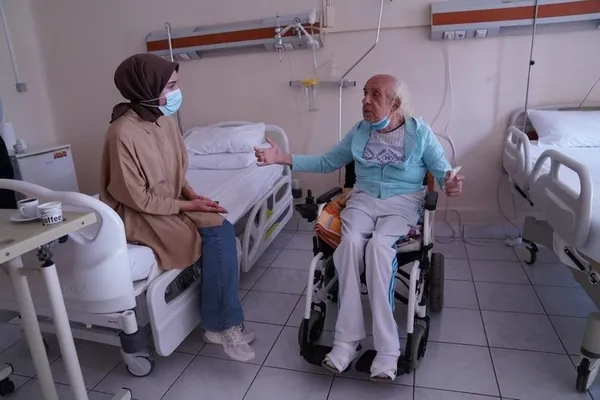 Başkan Erdoğan'ın özel olarak ilgilendiği Balıklı Rum Hastanesi'nden tahliye edilenler geri dönüyor-7