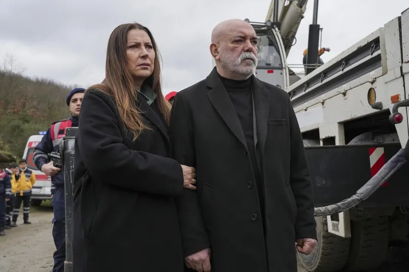 aldatmak-60-bolume-dair-detaylar-ortaya-cikti-sezai-gemileri-yakiyor-1709720831205.jpg Aldatmak 60. bölüme dair detaylar ortaya çıktı: Sezai gemileri yakıyor!-6