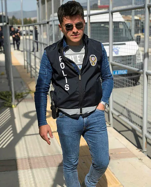 İzmir'de intihar eden polis memuru Muhammed Emin Kaya hakkında flaş gelişme! 2 amire soruşturma!-1