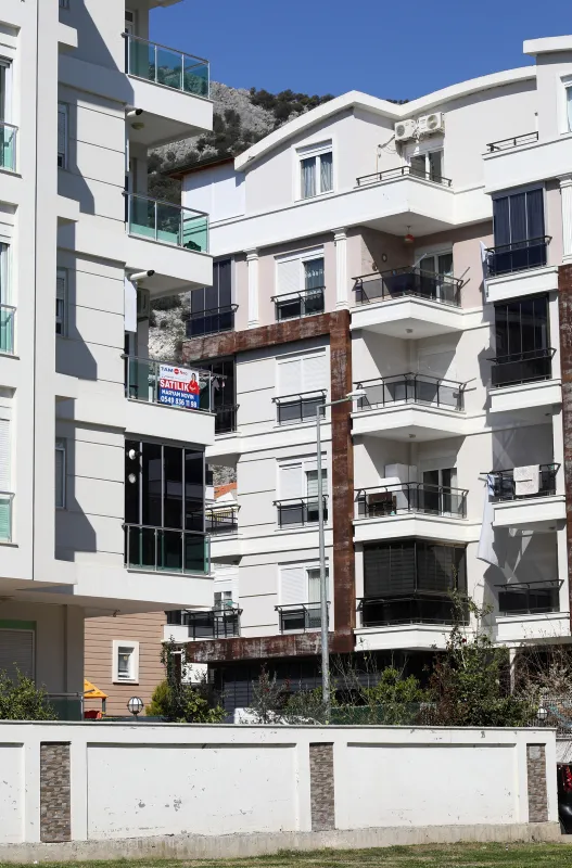 savastan-kacan-ukraynalilara-parasini-konuta-yatirdi-antalyada-ukraynalilarin-konut-alimi-yuzde-80e-ulasti-1650701597073.jpg Savaştan kaçan Ukraynalılara parasını konuta yatırdı! Antalya'da Ukraynalıların konut alımı yüzde 80'e ulaştı-5