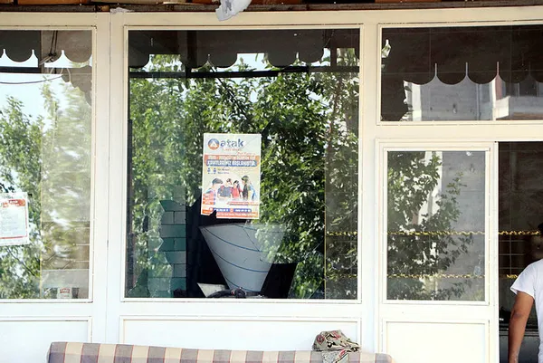 firinci-ile-borcunu-istedigi-musteriyle-yakinlarinin-odunlu-kavgasi-8-yarali-1598552195494.jpg Şanlıurfa’da fırıncı ile borçlu odunları kullanarak kavga etti: 8 yaralı-8