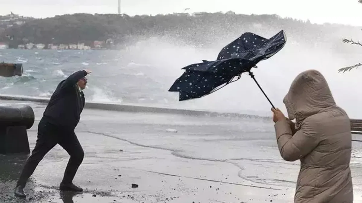 Fırtına 90 km hıza çıkacak: Kuvvetli sağanak için 9 ile sarı kod verildi! İzmir, Aydın, Balıkesir